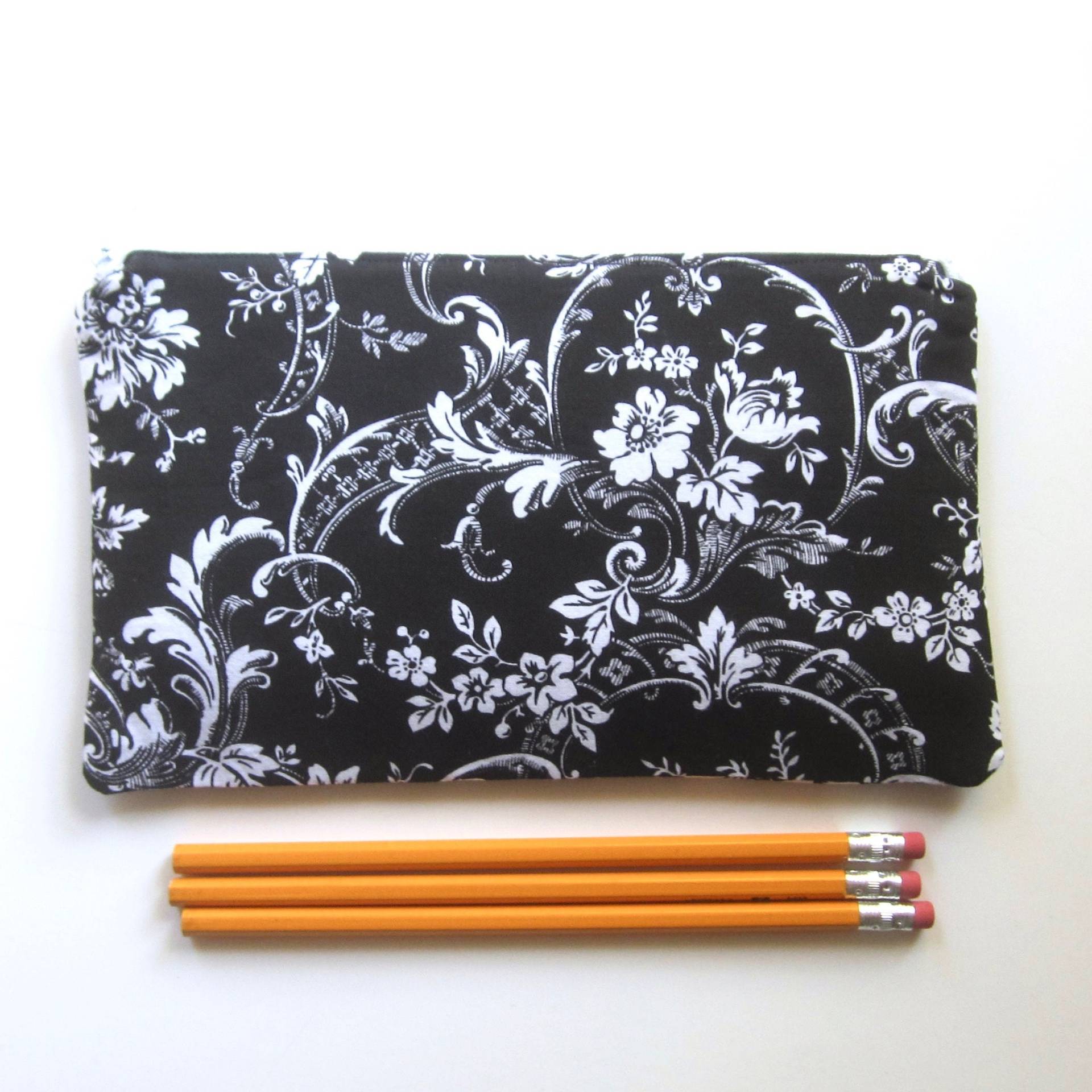 Floral Stoff Reißverschluss Beutel Schwarz Und Weiß Make-Up Tasche Floral Stoff Reißverschluss Beutel Schwarz Und Weiß Make-Up Tasche von MarfDaze