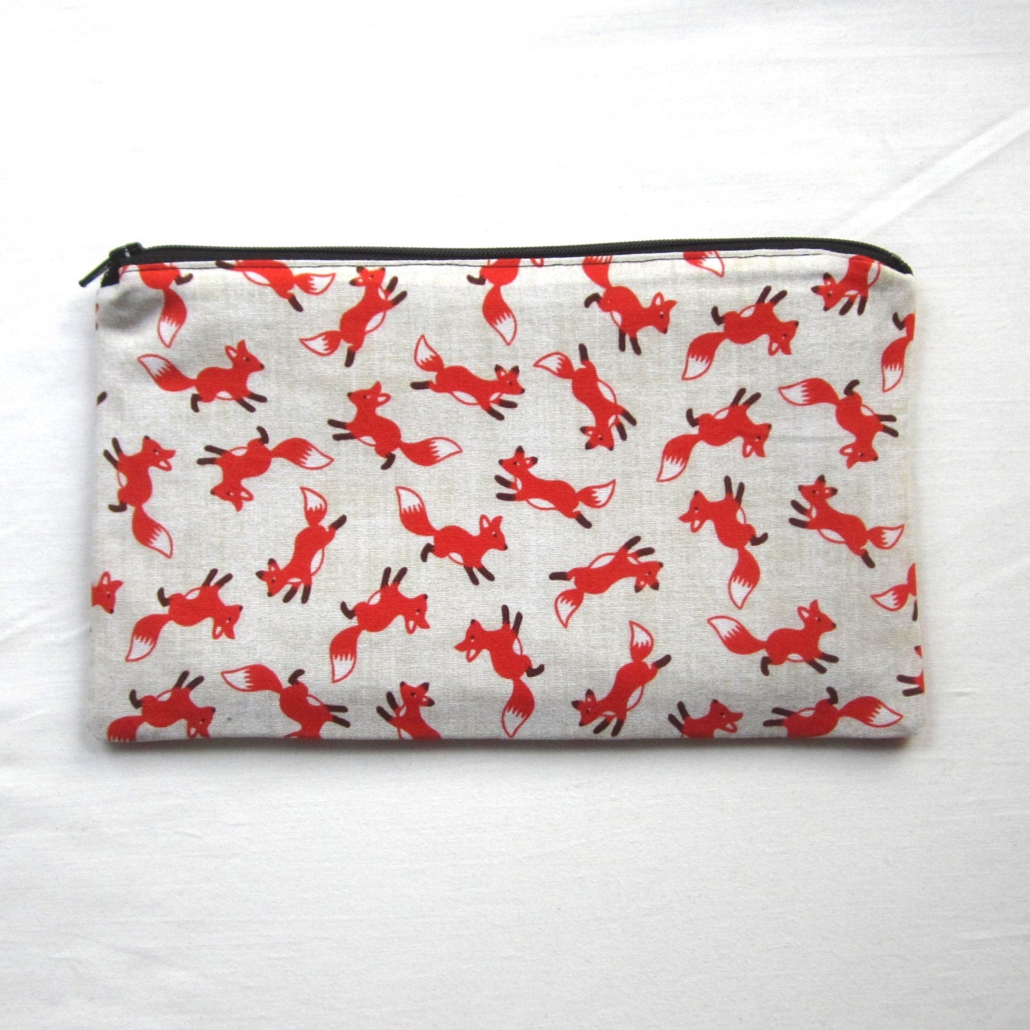 Füchse Auf Tan Stoff Reißverschluss Beutel/Bleistift Etui Kosmetiktasche Gadget Sack Füchse Auf Tan Stoff Reißverschluss Beutel/Bleistift Etui Kosmetiktasche Gadget Sack von MarfDaze