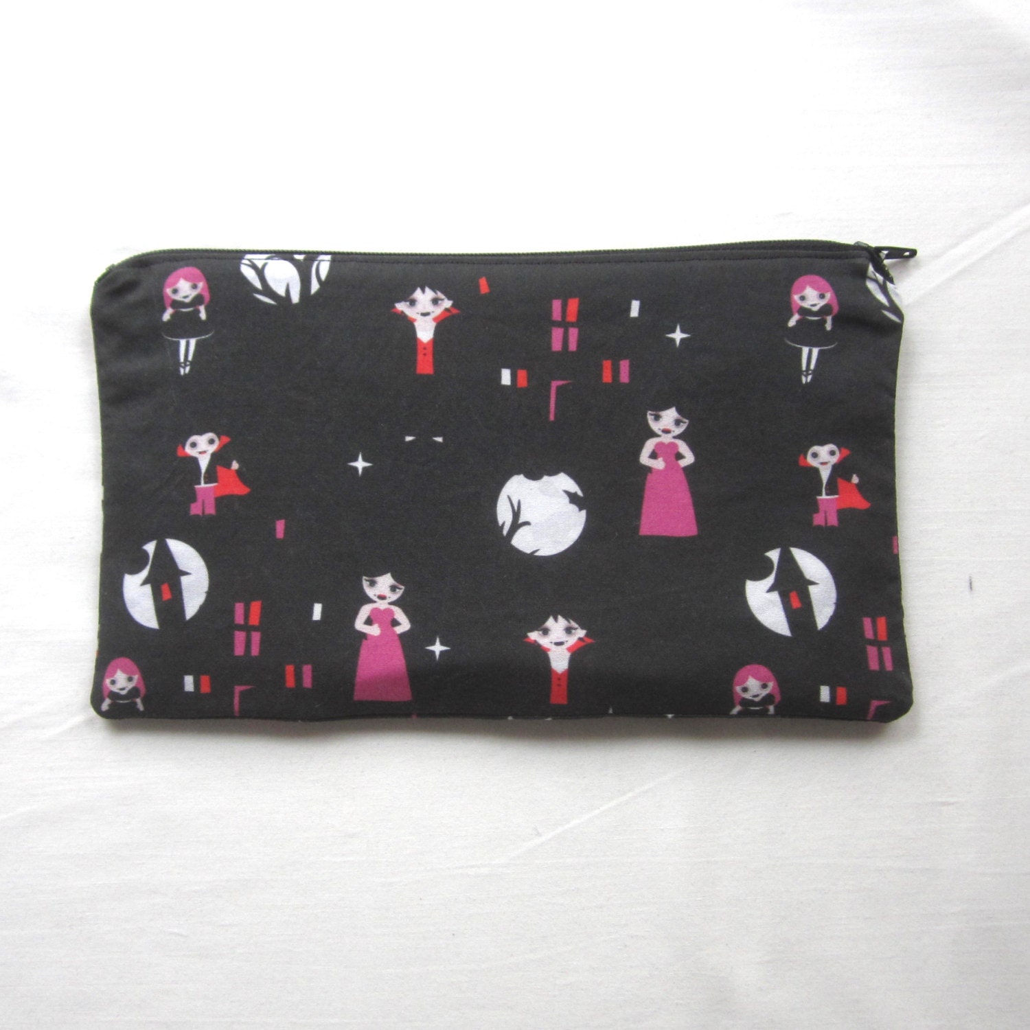 Niedliches Federmäppchen Aus Vampirfamilie/Schminktasche Täschchen Niedliches Federmäppchen Aus Vampirfamilie/Schminktasche Täschchen von MarfDaze