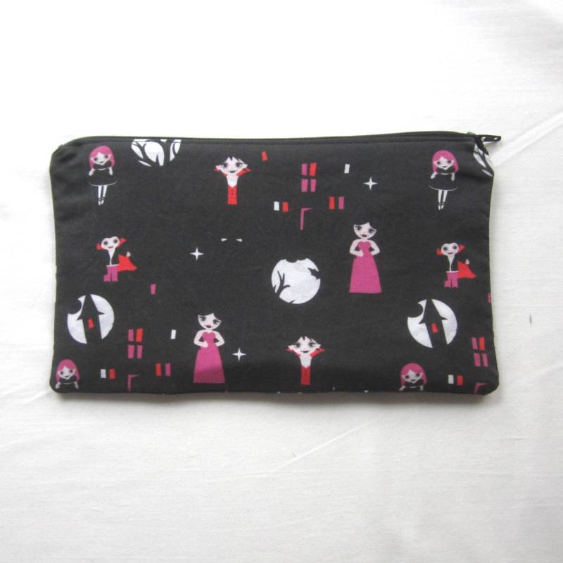 Niedliches Federmäppchen Aus Vampirfamilie/Schminktasche Täschchen von MarfDaze