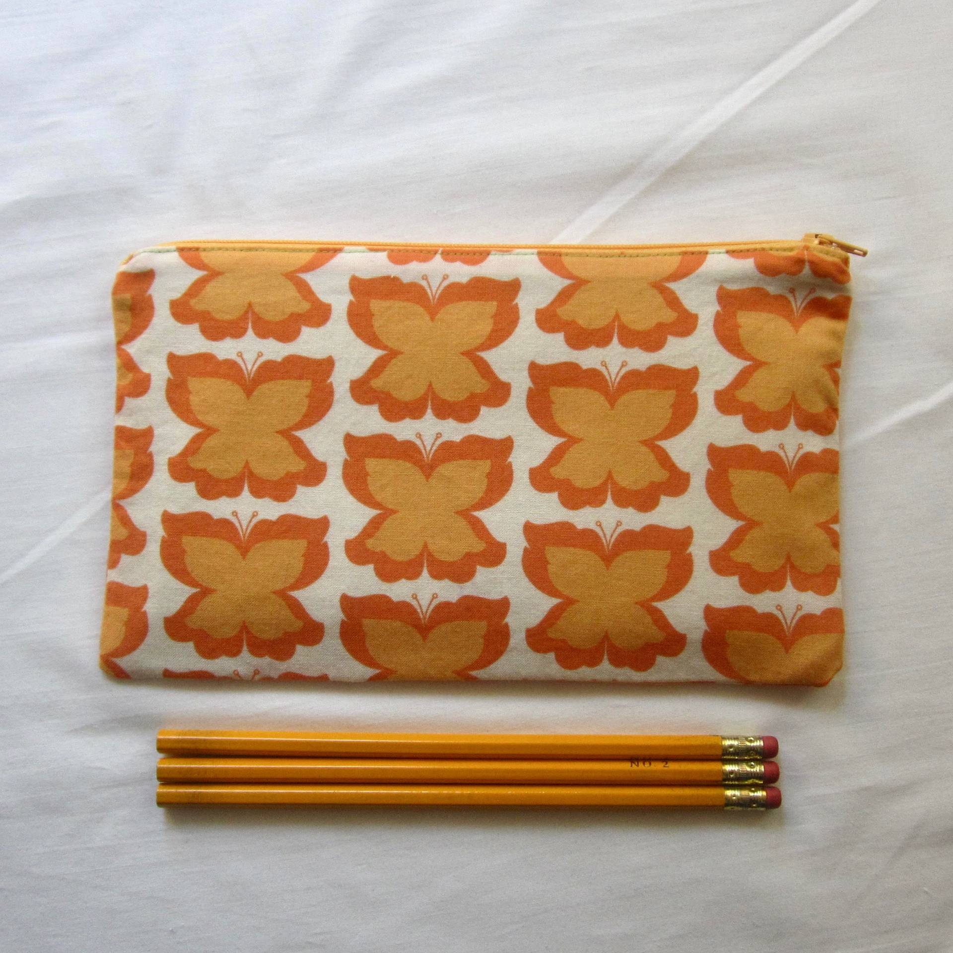 Orange Schmetterlinge Stoff Reißverschluss-Etui/Federmäppchen Schminktasche Gadget Sack Orange Schmetterlinge Stoff Reißverschluss-Etui/Federmäppchen Schminktasche Gadget Sack von MarfDaze