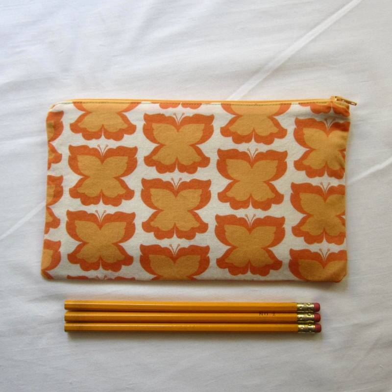 Orange Schmetterlinge Stoff Reißverschluss-Etui/Federmäppchen Schminktasche Gadget Sack Orange Schmetterlinge Stoff Reißverschluss-Etui/Federmäppchen Schminktasche Gadget Sack von MarfDaze
