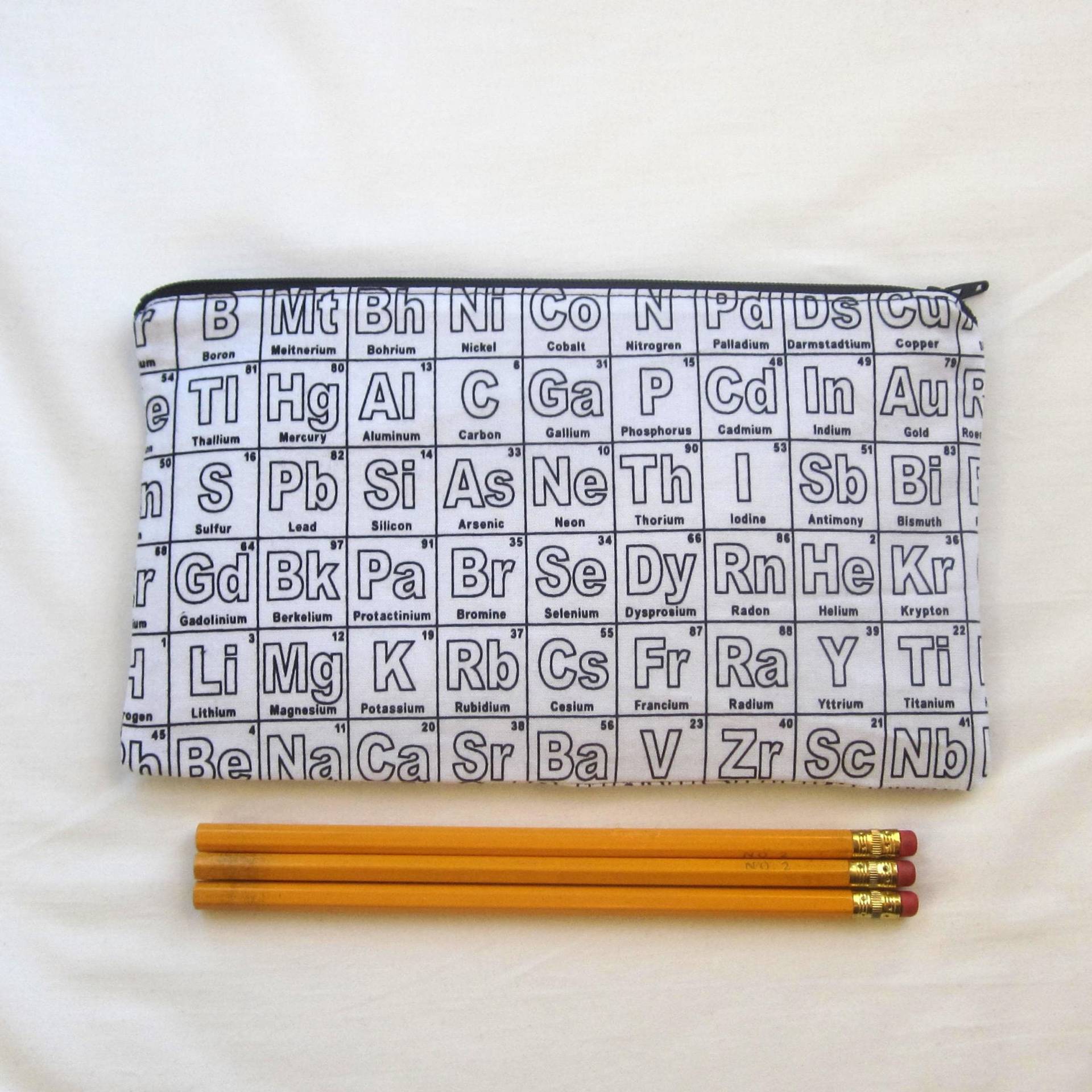 Periodentisch Stoff Reißverschlusstasche/Stiftemäppchen Schminktasche Gadgetsack Periodentisch Stoff Reißverschlusstasche/Stiftemäppchen Schminktasche Gadgetsack von MarfDaze