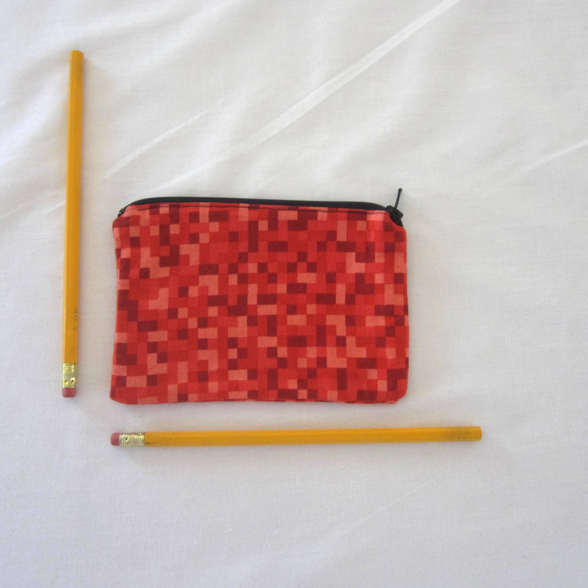 Rote 8-Bit Stoff Geldbörse/Reißverschlusstasche/Geschenkkarte Umschlagtasche Rote 8-Bit Stoff Geldbörse/Reißverschlusstasche/Geschenkkarte Umschlagtasche von MarfDaze
