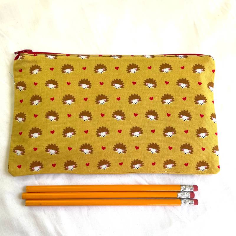 Verschlafene Igel in Liebe Reißverschlusstasche/Federmäppchen Schminktasche Verschlafene Igel in Liebe Reißverschlusstasche/Federmäppchen Schminktasche von MarfDaze