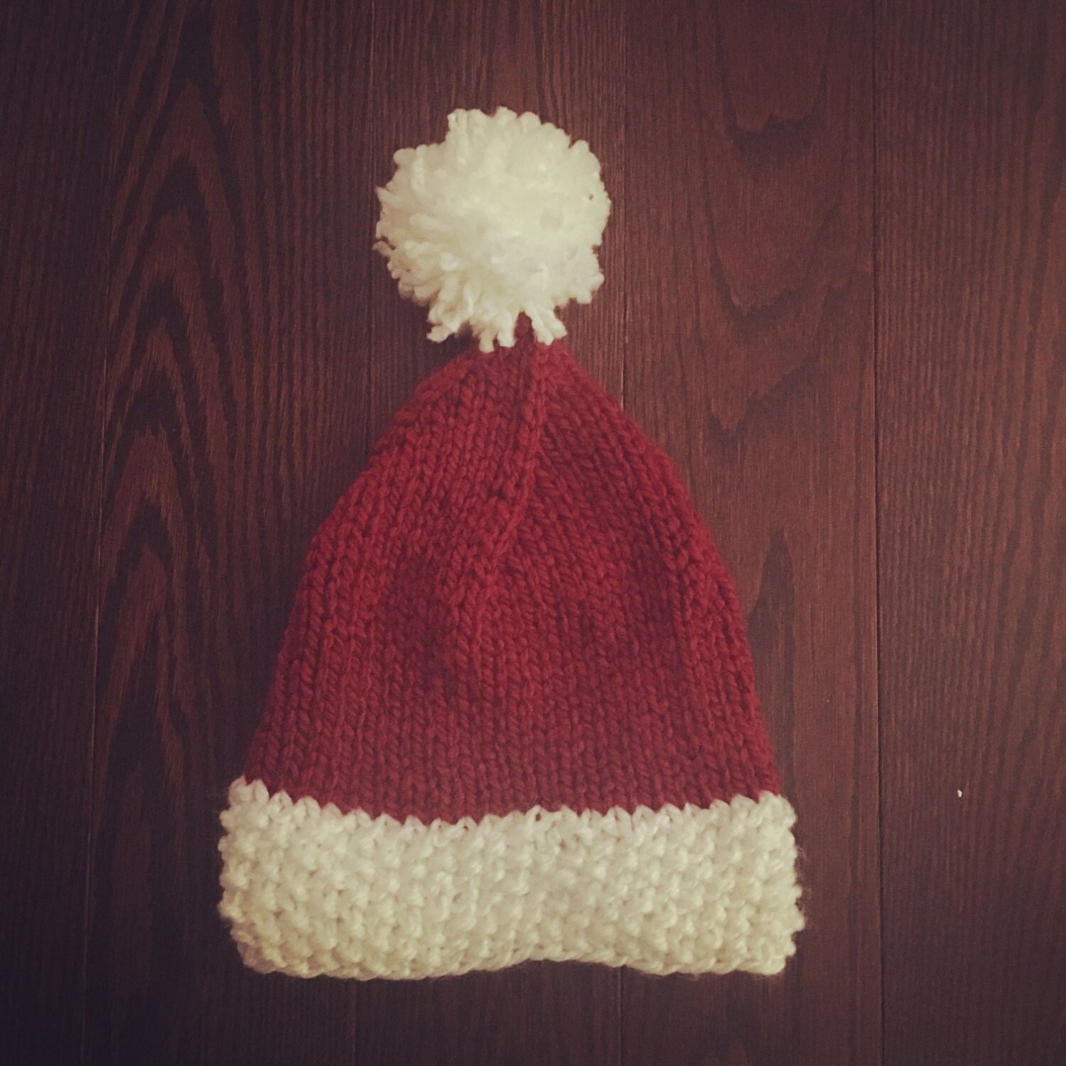 Handgestrickte Weihnachtsmütze - Erwachsene Größe Handgestrickte Weihnachtsmütze - Erwachsene Größe von MargaretaliceDesigns