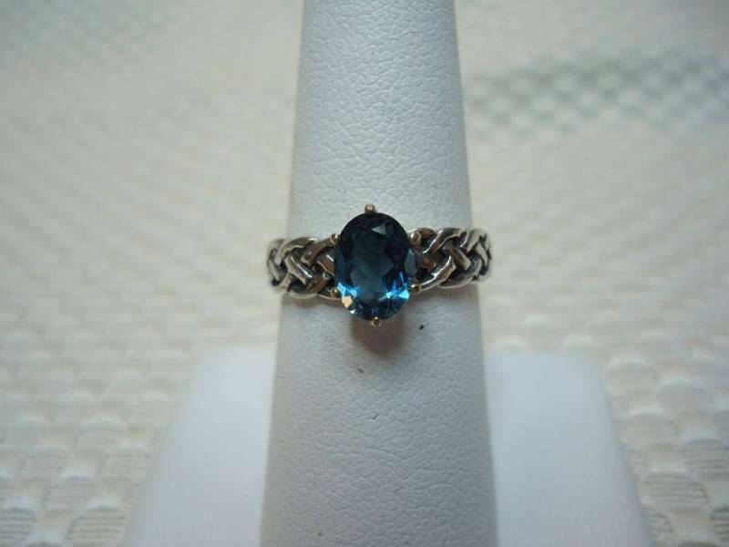 Oval Cut London Blautopas Geflochtener Ring in Sterling Silber - Größe 7, 5 #2147 von MargaretsGems
