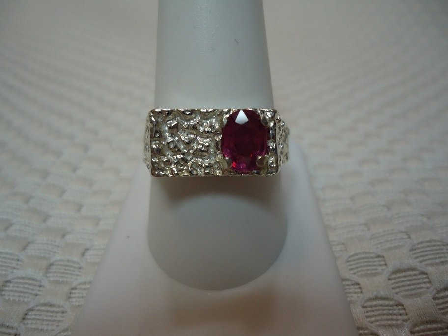 Oval Cut Rubin Ring in Sterling Silber - Größe 11 #2390 Oval Cut Rubin Ring in Sterling Silber - Größe 11 #2390 von MargaretsGems