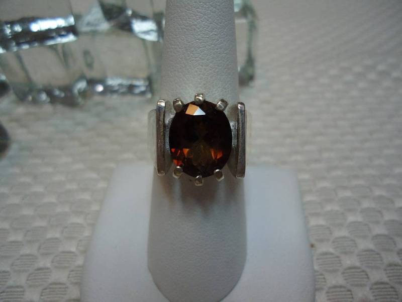 Oval Geschnittener Champagner-Topas-Ring in Sterling Silber - Größe 7, 5 #1423 Oval Geschnittener Champagner-Topas-Ring in Sterling Silber - Größe 7, 5 #1423 von MargaretsGems
