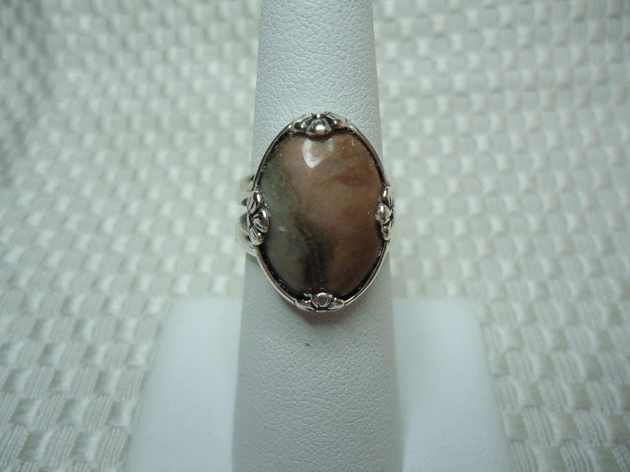 Ovaler Rhodonit Ring in Cabochonschliff Sterling Silber - Größe 7 #2053 Ovaler Rhodonit Ring in Cabochonschliff Sterling Silber - Größe 7 #2053 von MargaretsGems
