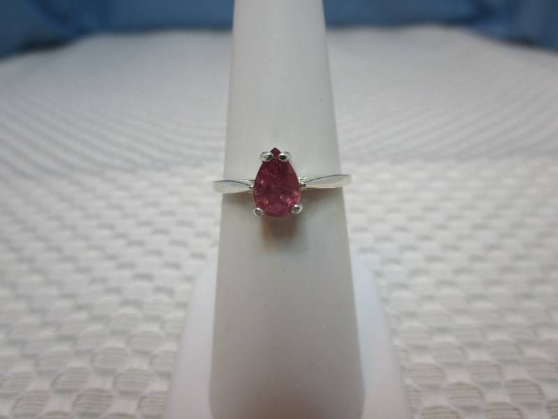 Rubin Im Pear Cut Ring in Silber - Größe 5.5 #2633 von MargaretsGems