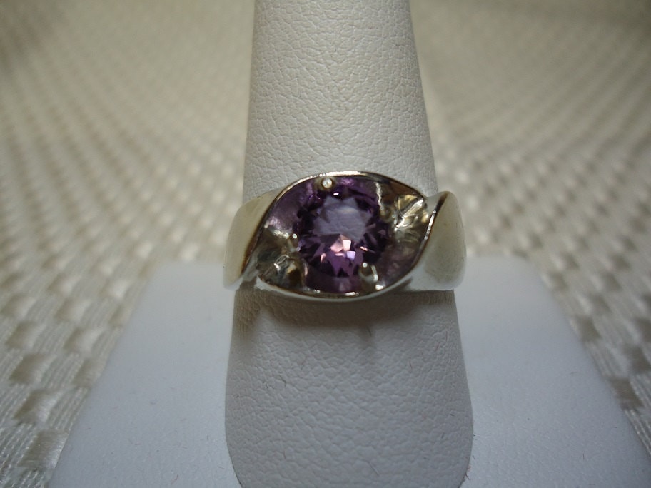 Runder Amethyst-Ring in Sterling Silber - Größe 10, 5 #1289 Runder Amethyst-Ring in Sterling Silber - Größe 10, 5 #1289 von MargaretsGems