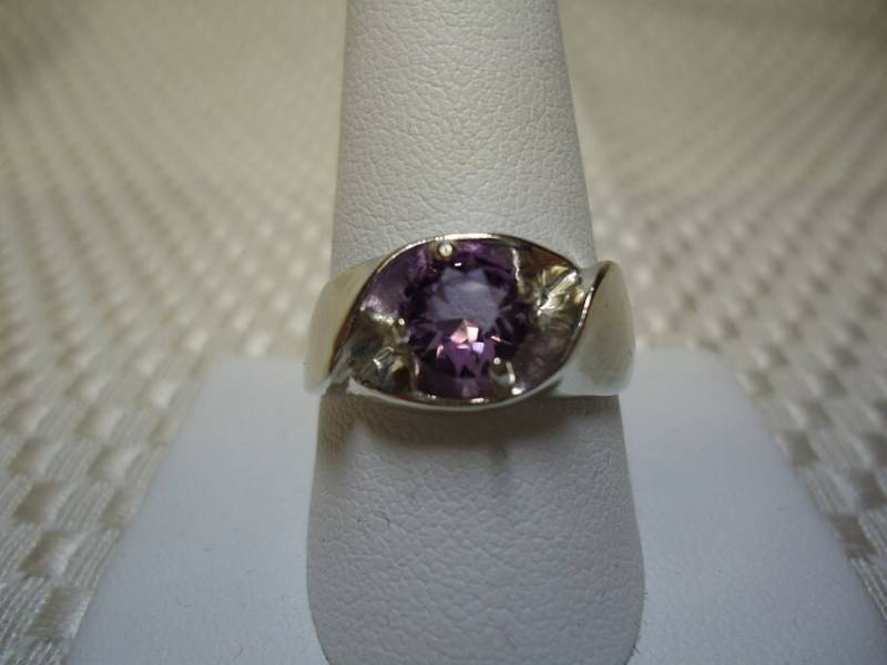 Runder Amethyst-Ring in Sterling Silber - Größe 10, 5 #1289 Runder Amethyst-Ring in Sterling Silber - Größe 10, 5 #1289 von MargaretsGems