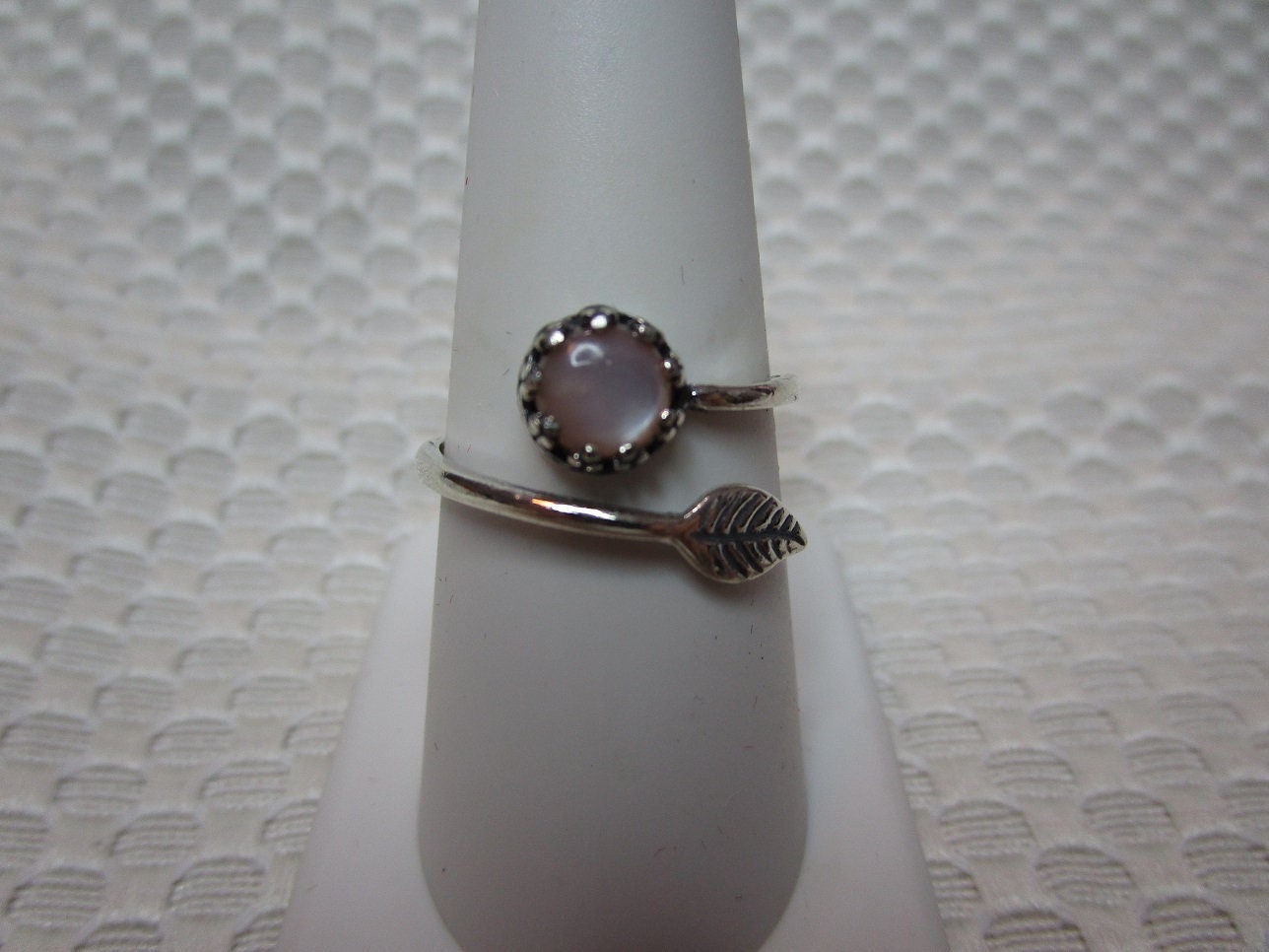 Runder Cabochonschliff Perlmutt-Blatt-Ring in Sterling Silber - Verstellbar #2559 von MargaretsGems