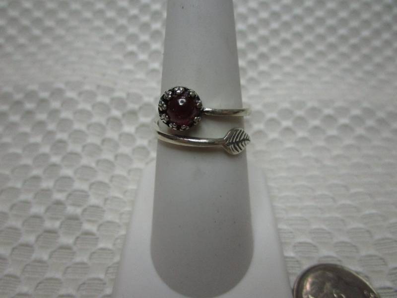 Runder Rubin Im Cabochonschliff in Sterling Silber - Verstellbar #2551 von MargaretsGems