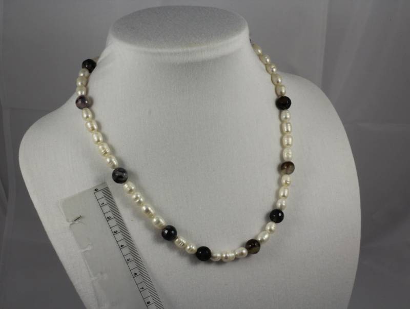 Kette Aus Süßwasserzuchtperlen Und Facett. Achat-Kugeln, Länge 51 cm von MargaritiferaGems