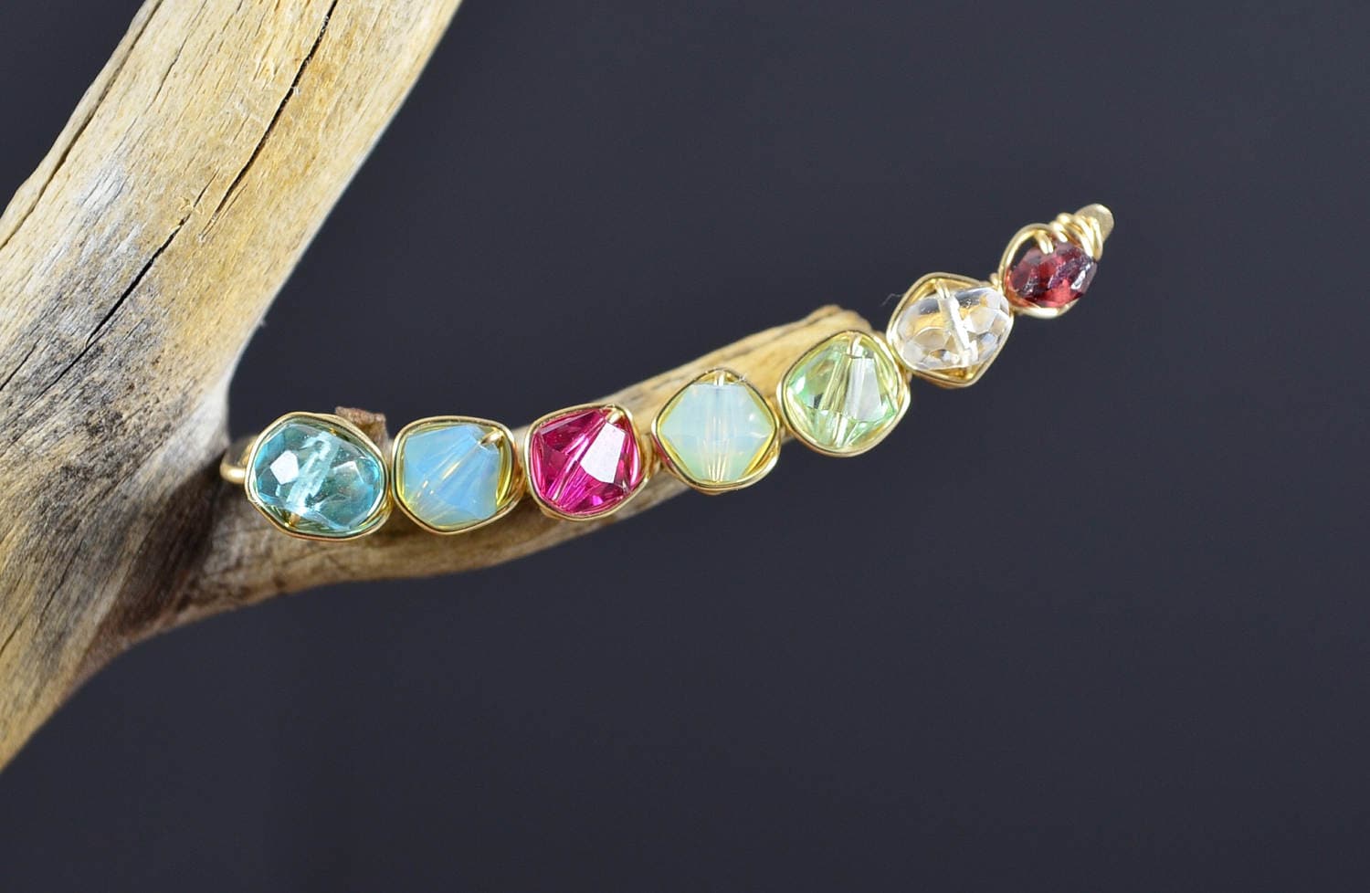 Apatit Granat Kristall Prismen Edelstein Ohr Kletterer, 14K Gold Filled Crawler, Regenbogen Fluorit Farben Pin Vine Sweep Sterling Silber Apatit Granat Kristall Prismen Edelstein Ohr Kletterer, 14K Gold Filled Crawler, Regenbogen Fluorit Farben Pin Vine Sweep Sterling Silber von MargayB
