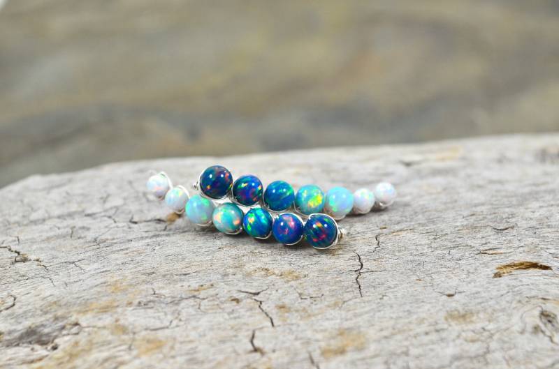 Ombre Blau Weiße Opal Ohr Kletterer, Labor Gewachsener Feuriger Auffälliger 14K Gold Gefüllter Sterling Silber Oktober Geburtsstein Ohrranke von MargayB