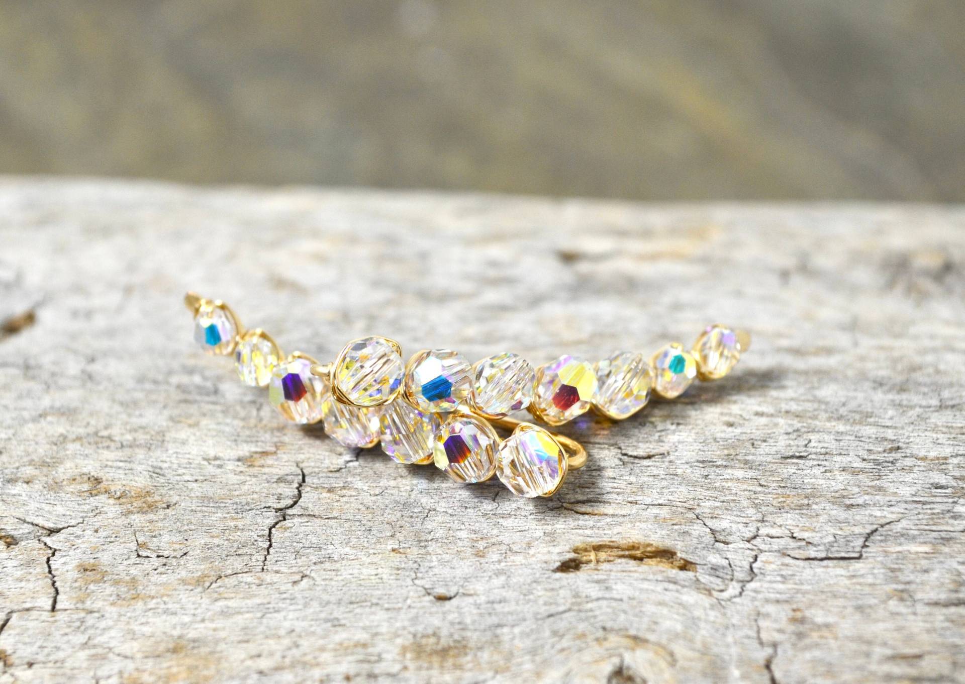 Regenbogen Klare Kristallohrringe, Gold Swarovski Aurora Borealis Ohrkriecherstiftrebefeger, Weiße Neutrale Ohrringe Regenbogen Klare Kristallohrringe, Gold Swarovski Aurora Borealis Ohrkriecherstiftrebefeger, Weiße Neutrale Ohrringe von MargayB