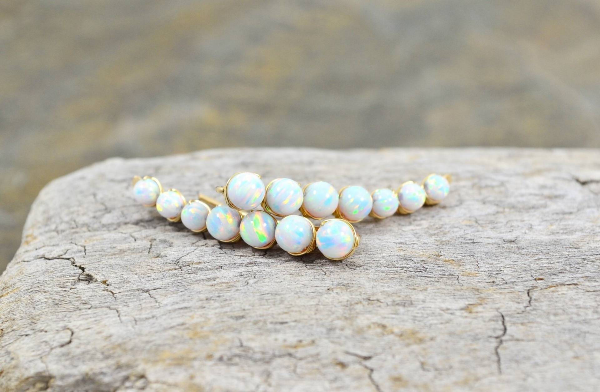 Weiß Feuriger Opal 14K Gold Gefüllt Ohr Kletterer, Labor Erstellt Auffällige Sterling Silber Ketten Oktober Geburtsstein Ohrpin Rebe Sweep Geschenk Weiß Feuriger Opal 14K Gold Gefüllt Ohr Kletterer, Labor Erstellt Auffällige Sterling Silber Ketten Oktober Geburtsstein Ohrpin Rebe Sweep Geschenk von MargayB