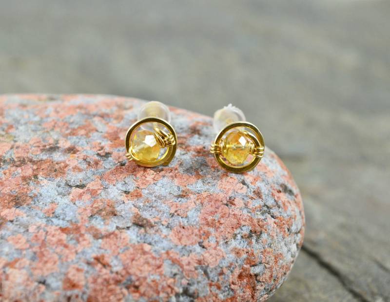 Winzige Citrin Ohrstecker Draht Gewickelt Post 14K Gold Rose Filled Sterling Silber Handgemachte Spirale November Geburtsstein Edelstein Winzige Citrin Ohrstecker Draht Gewickelt Post 14K Gold Rose Filled Sterling Silber Handgemachte Spirale November Geburtsstein Edelstein von MargayB
