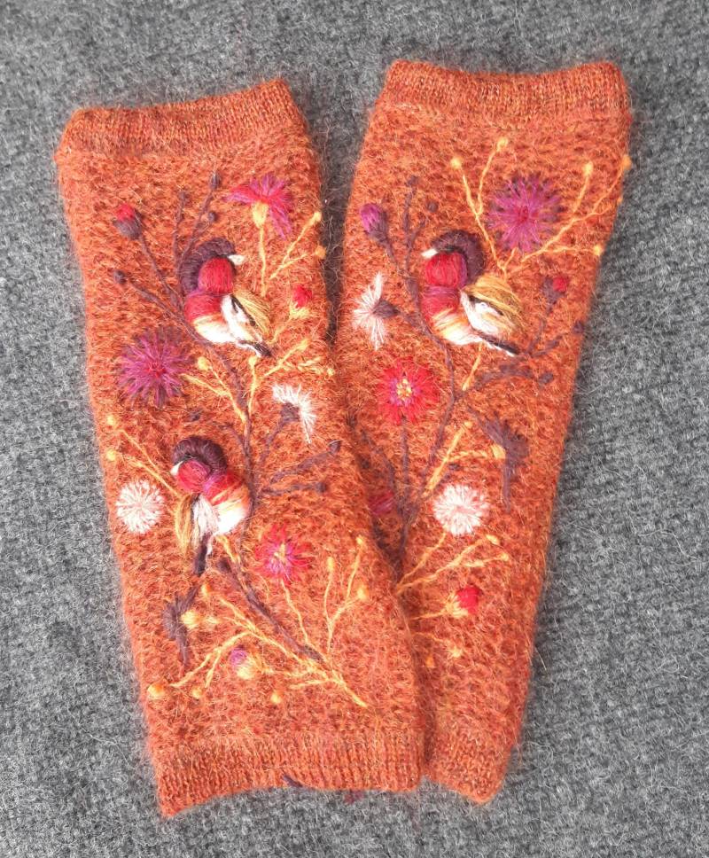 Gestrickte Fingerlose Handschuhe Aus Merinowolle Mit Vogelstickerei Gestrickte Fingerlose Handschuhe Aus Merinowolle Mit Vogelstickerei von MargitCraft