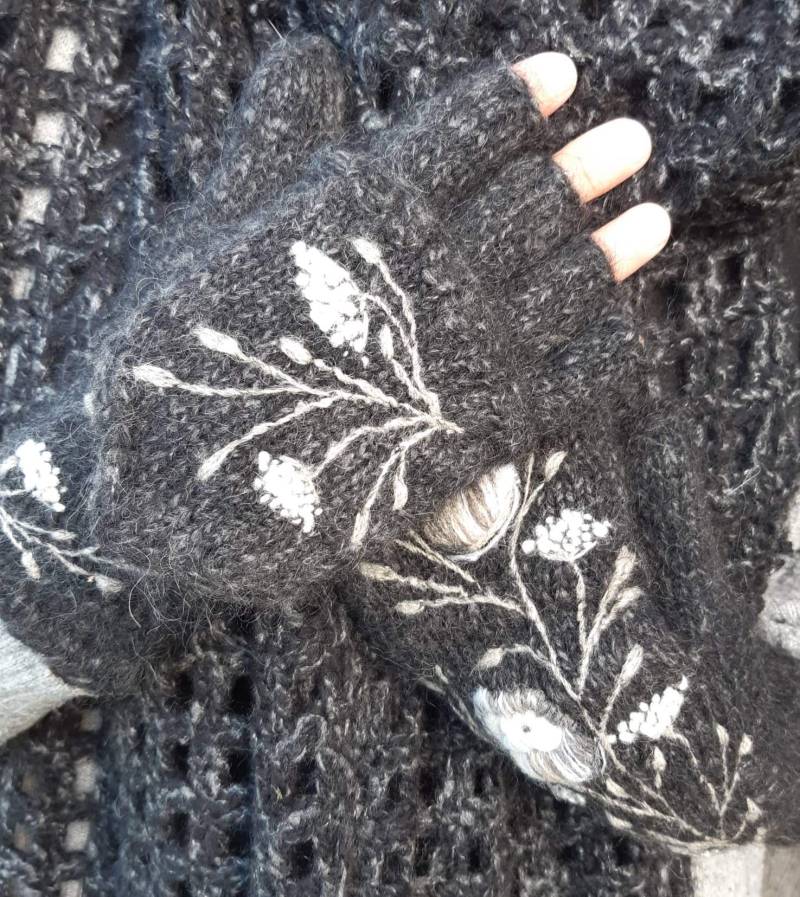 Halbe Fingerhandschuhe Mit Klappe, Handgestrickte Wendehandschuhe Klappe, Halbe Gestickter Eule, Weich Und Lässiges Weihnachtsgeschenk von MargitCraft