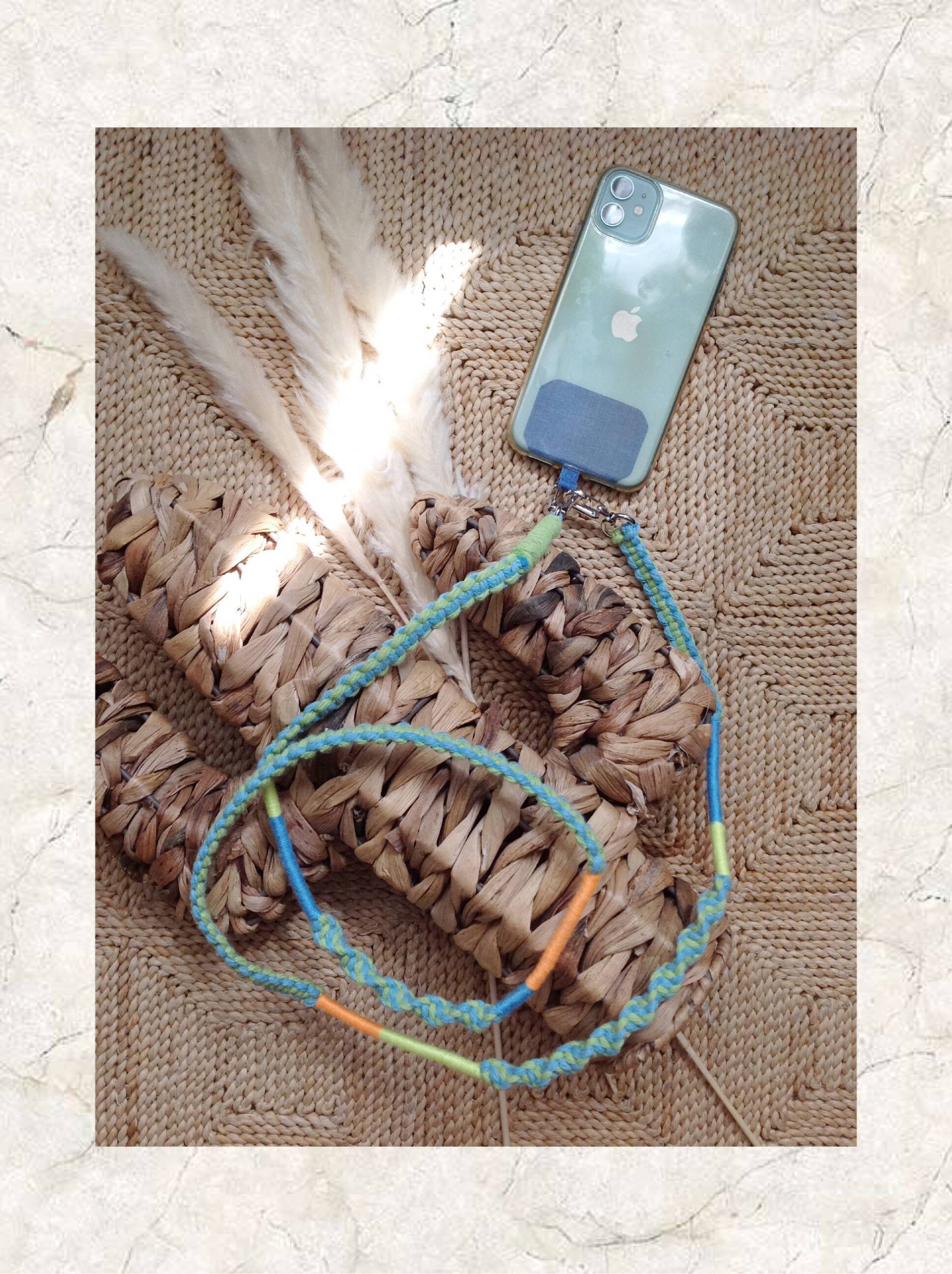 Makramee | Macrame Handykette Universal Schlüsselband Selfmade Handmade Boho Hippie Festival Urlaub Sommer von MargroMakramee