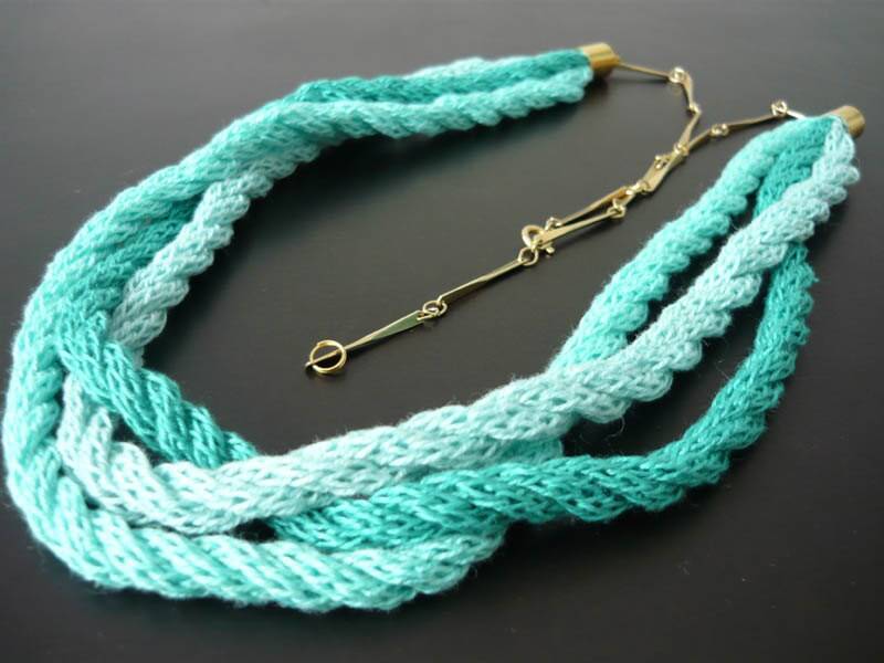 Häkelkette in Meeresfarben, Trikotinschmuck, Häkelschmuck, Gestrickter Schmuck Häkelkette in Meeresfarben, Trikotinschmuck, Häkelschmuck, Gestrickter Schmuck von MariAnnieArt