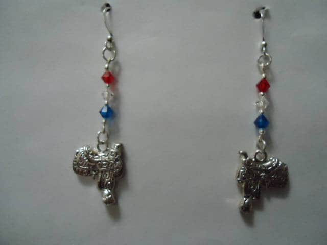 Rot, Weiß | Klar, Blau Swarovski Elemente Kristalle Mit Silber Sattel Ohrringe Rot, Weiß | Klar, Blau Swarovski Elemente Kristalle Mit Silber Sattel Ohrringe von MariFlorCreations