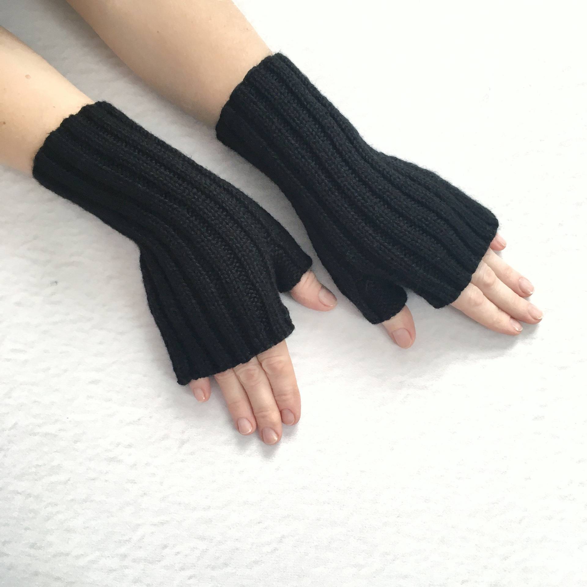 Schwarze Winterhandschuhe, Wollfäustlinge Für Frauen, Weihnachtsgeschenke von MariKnit