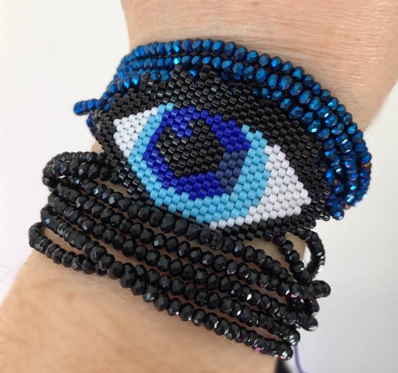 Handgemachtes Evil Eye Perlenarmband - Blauer & Schwarzer Boho Schutz Schmuck | Verstellbare Perlenmanschette Perlen Geschenk Für Sie von MariaMariaMxShop