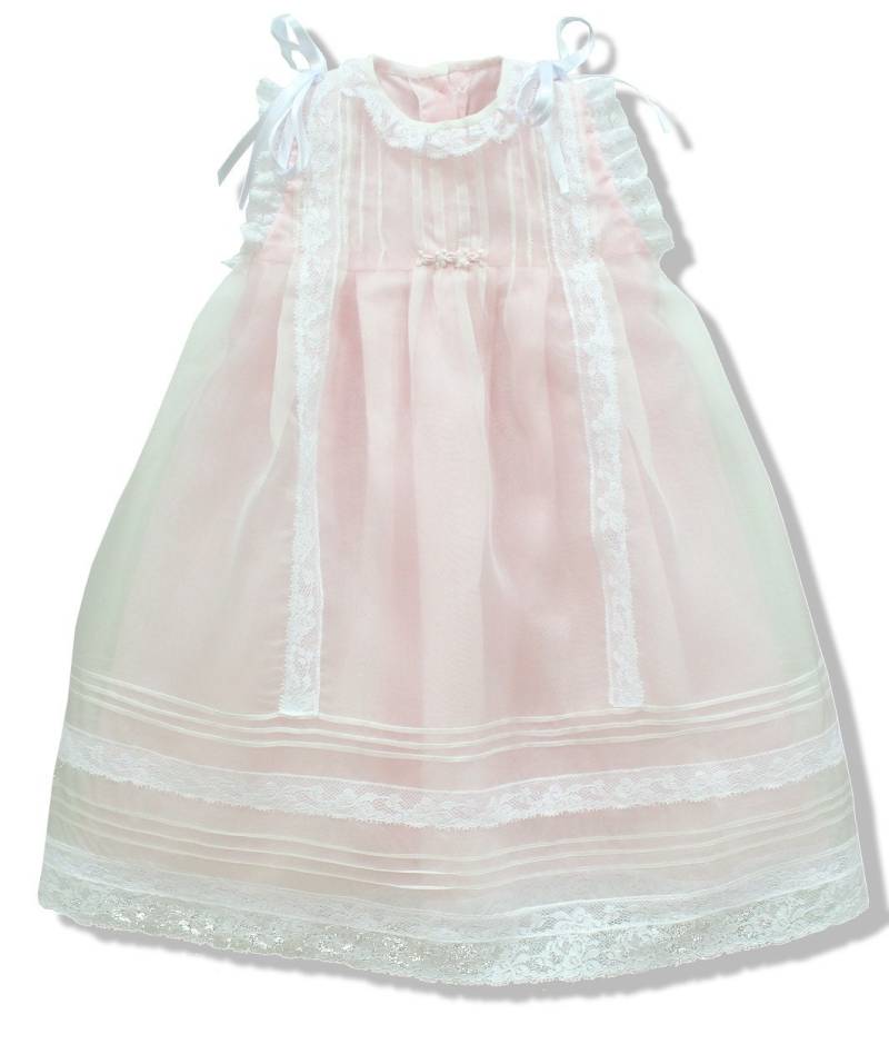 Cremefarbenes Organza-Baby-Taufkleid Mit Rosa Futter Und Weißem Spitzenbesatz. Ärmellos. Kurzes Organza-Baby-Taufkleid von MariaPlateroKidsClot