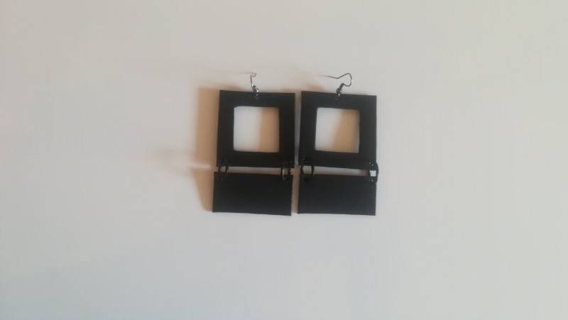 Schwarze Ohrringe, Tropfen Leder Statement Bar Baumeln Frauen Gif Idee von MariaYoncheva