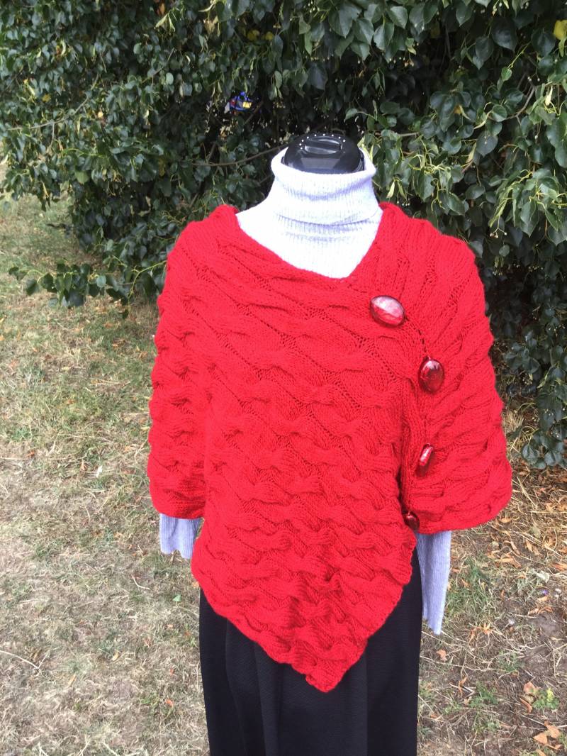 Hand Gestrickte Poncho von MarianaPandi