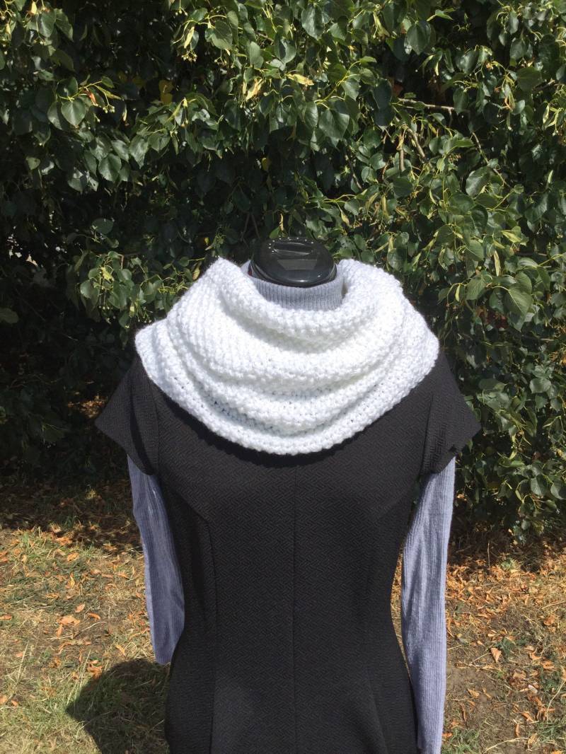 Infinity-Schal, Schals, Hand Gestrickte Schal, Damen Accessorise, Ausgefallene Damen, Stricken, Handgemachte Artikel, Handgemachtes Geschenk von MarianaPandi