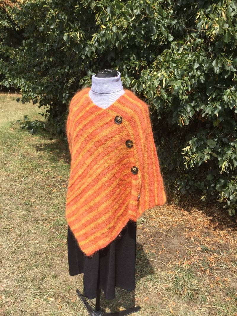 Poncho, Handgemachte Artikel, Handgemachtes Geschenk, Einzigartiges Hand Gestrickt Artikel von MarianaPandi