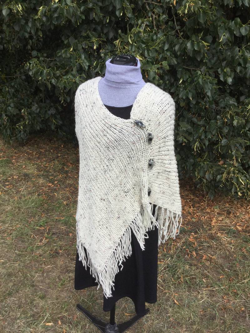 Poncho, Handgestrickte Handgemachte Poncho von MarianaPandi