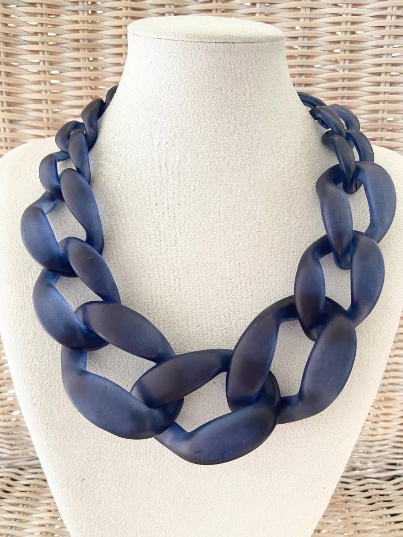 Halskette Statement Damenkette Gliederkette Chunky Kette Modeschmuck Acryl Bib Matt Blau Modekette von Mariandldesign