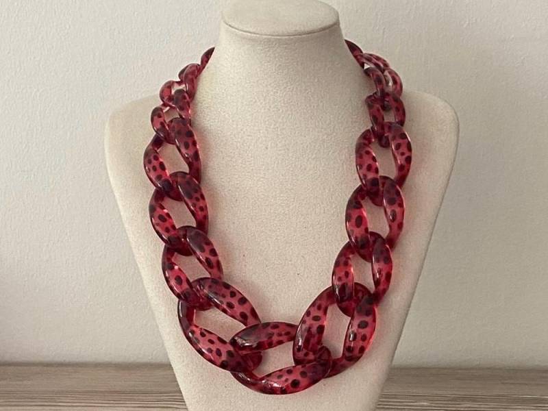 Halskette Statement Damenkette Gliederkette Chunky Kette Modeschmuck Acryl Bib Transparent Rot Mit Schwarz 54cm von Mariandldesign