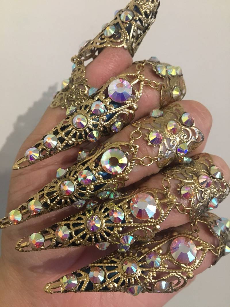 Goldene Nagelspitzen Ringe von MariannaHarutunian