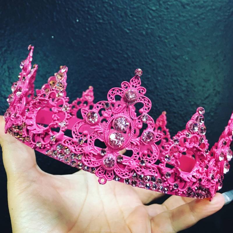 Hübsche Krone in Pink Mit Emily von MariannaHarutunian