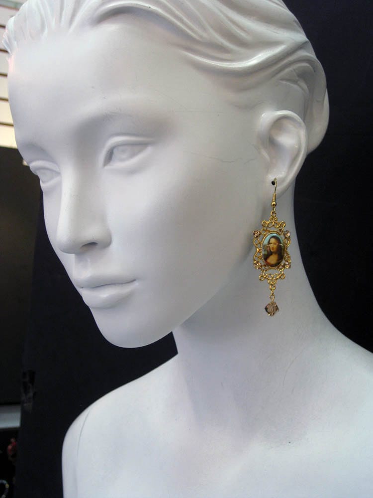 Mona Lisa Kleine Kronleuchter Ohrringe von MariannaHarutunian