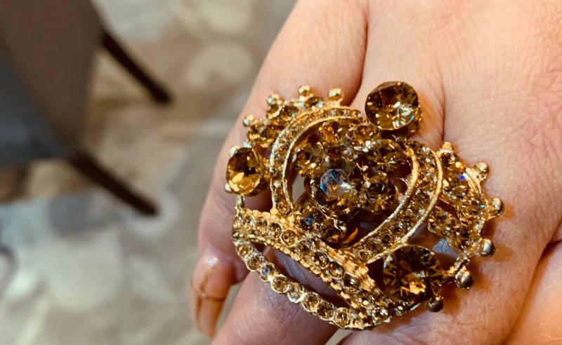 Princess Crown Ring Mit Schokobraunen Kristallen von MariannaHarutunian