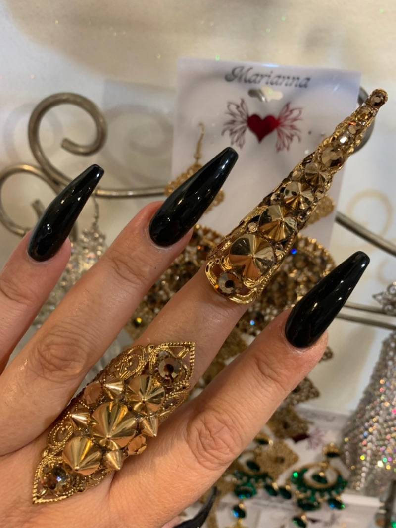 Set Aus 2 Goldenen Nietenringen von MariannaHarutunian