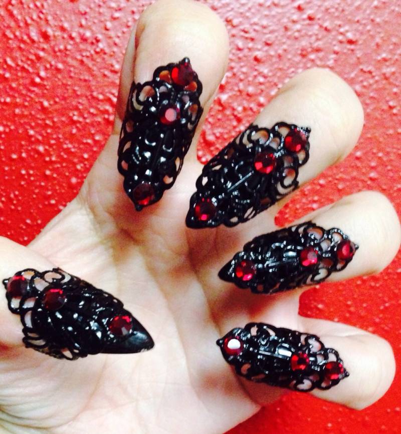 Set Mit 5 Verstellbaren Nagelspitzen von MariannaHarutunian