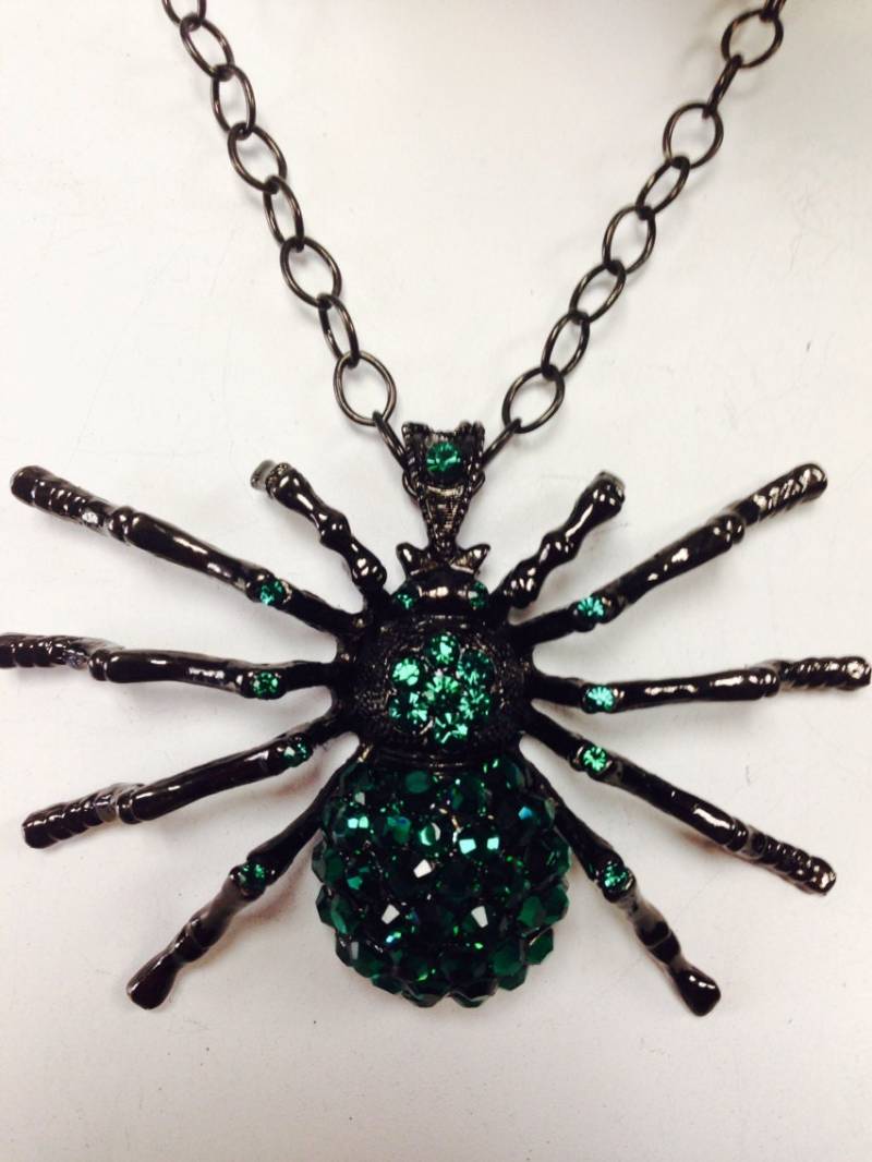 Smaragd Spinne Anhänger von MariannaHarutunian