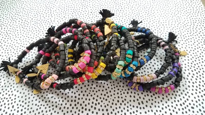 Marianna Mae Black Collection- Stretch Coco Armband Mit Quaste Und Strass Rondellen - Einzelarmband Marianna Mae Black Collection- Stretch Coco Armband Mit Quaste Und Strass Rondellen - Einzelarmband von MariannaMaeDesign