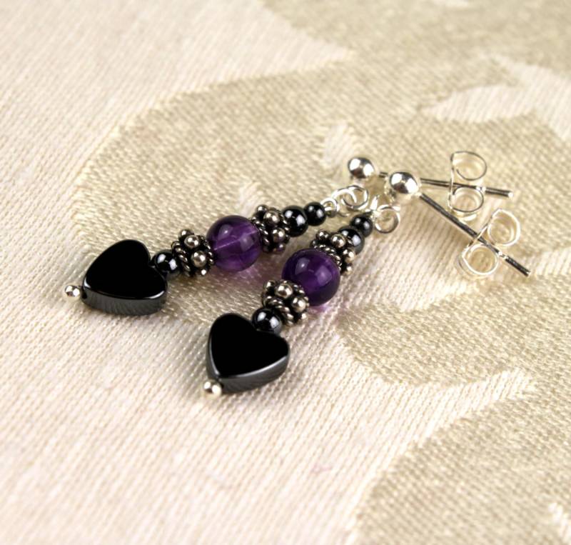Kleine Herzen - Hämatit-Amethyst & Sterlingsilber-Ohrringe Halbedelsteine Kleine Herzen - Hämatit-Amethyst & Sterlingsilber-Ohrringe Halbedelsteine von MarianneDegener