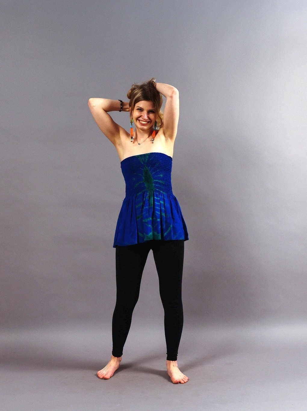 Top "Mjusi" - Blau/Grün Trägerlos Gesmoked Batik Hippie Handmade Fair von MaridadiFashionDE